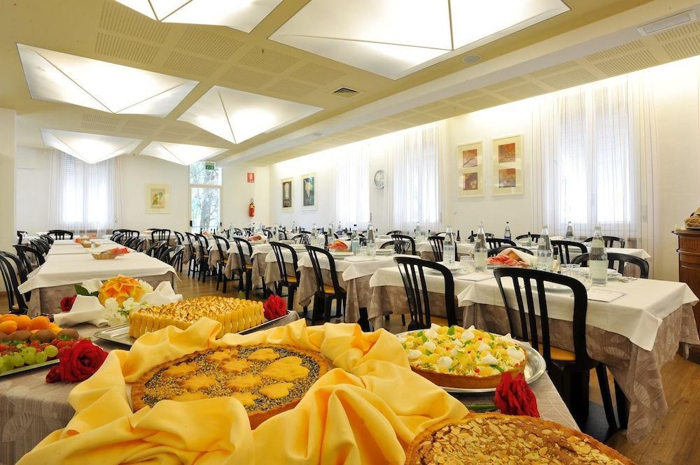 Hotel Terme Monticelli Terme Bagian luar foto