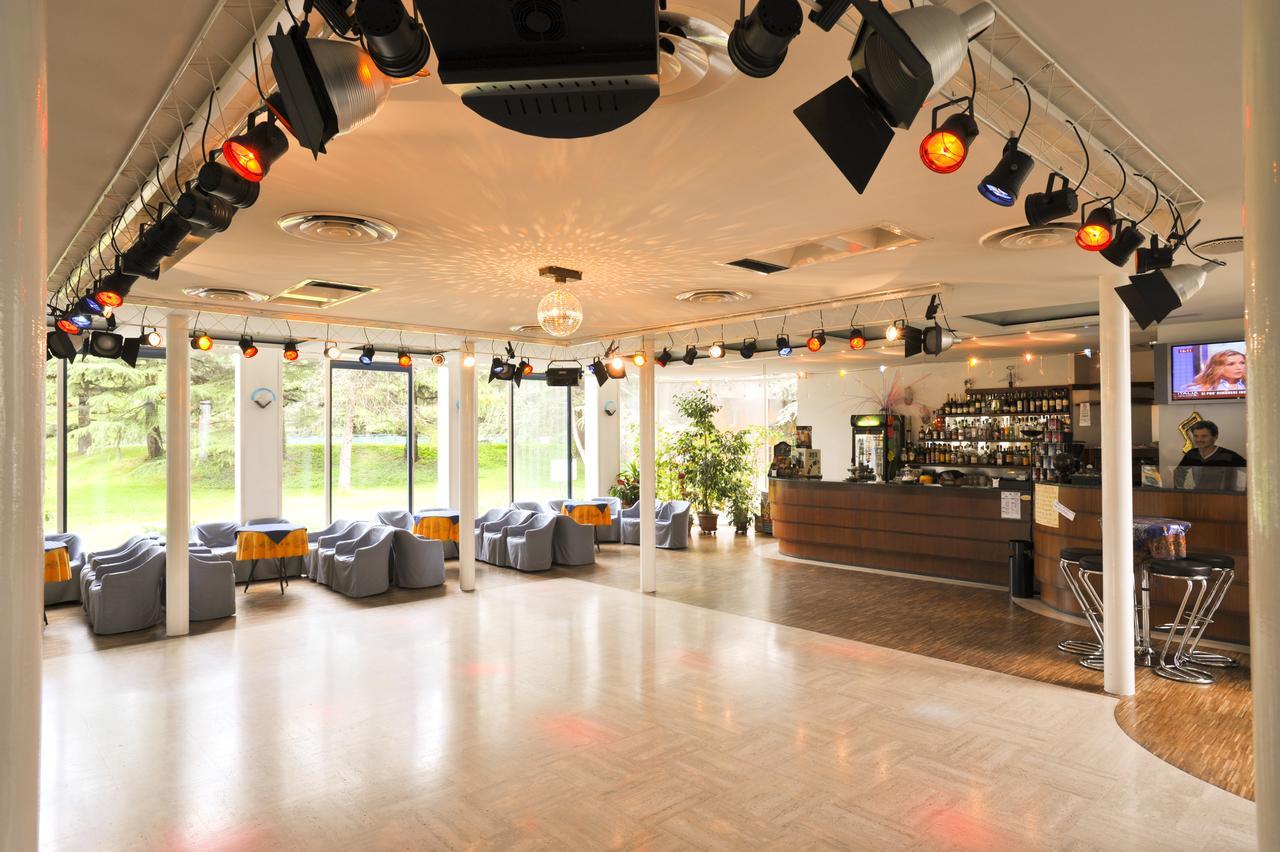 Hotel Terme Monticelli Terme Bagian luar foto