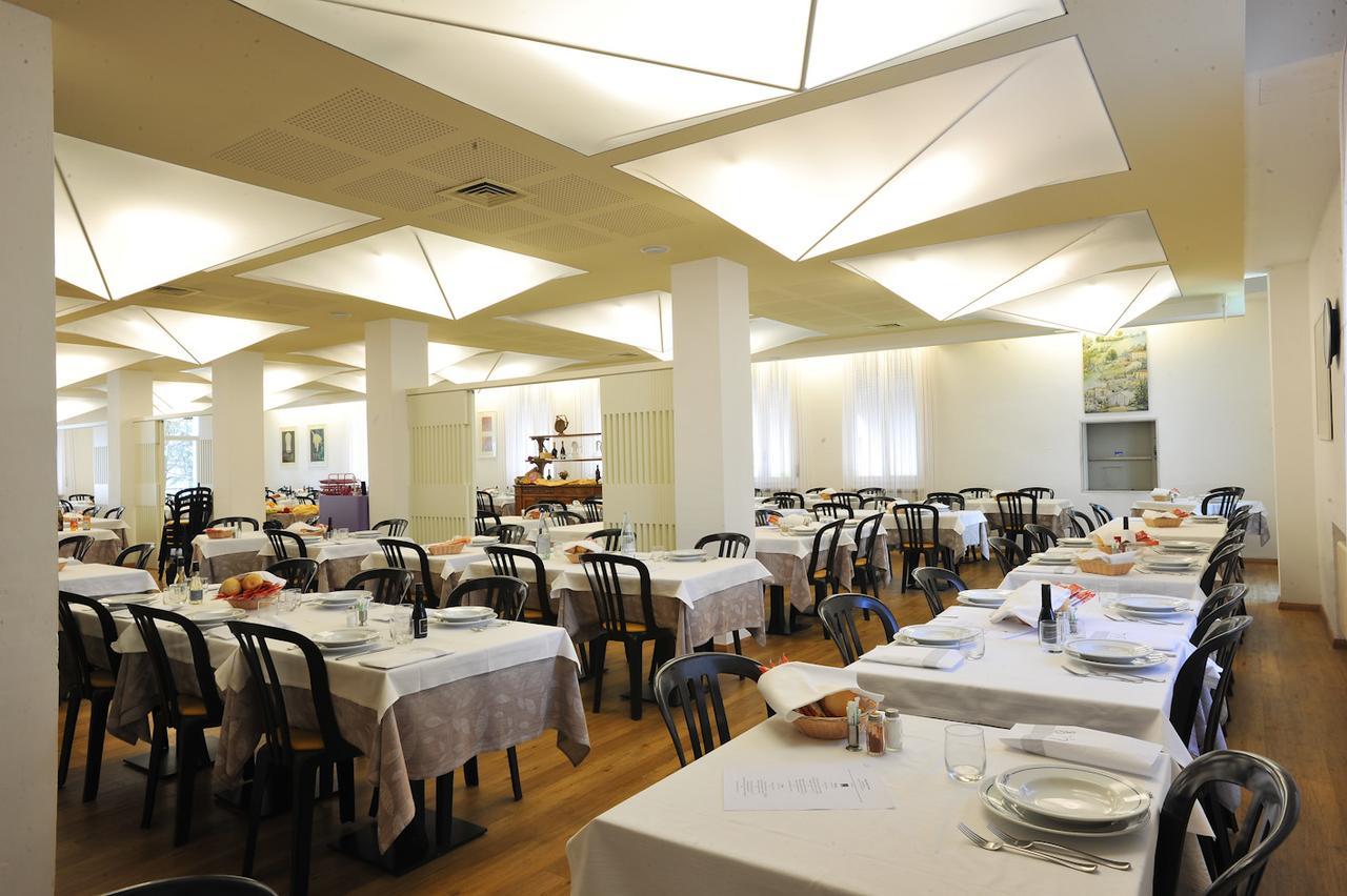 Hotel Terme Monticelli Terme Bagian luar foto